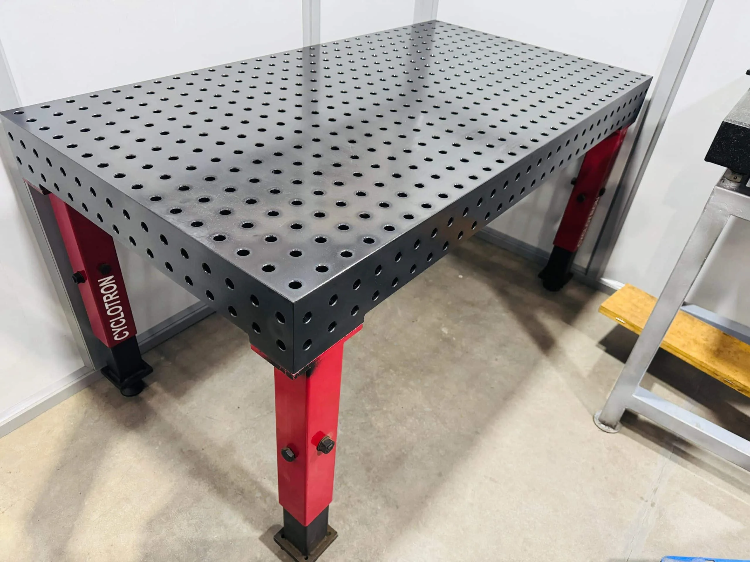 Segment welding table