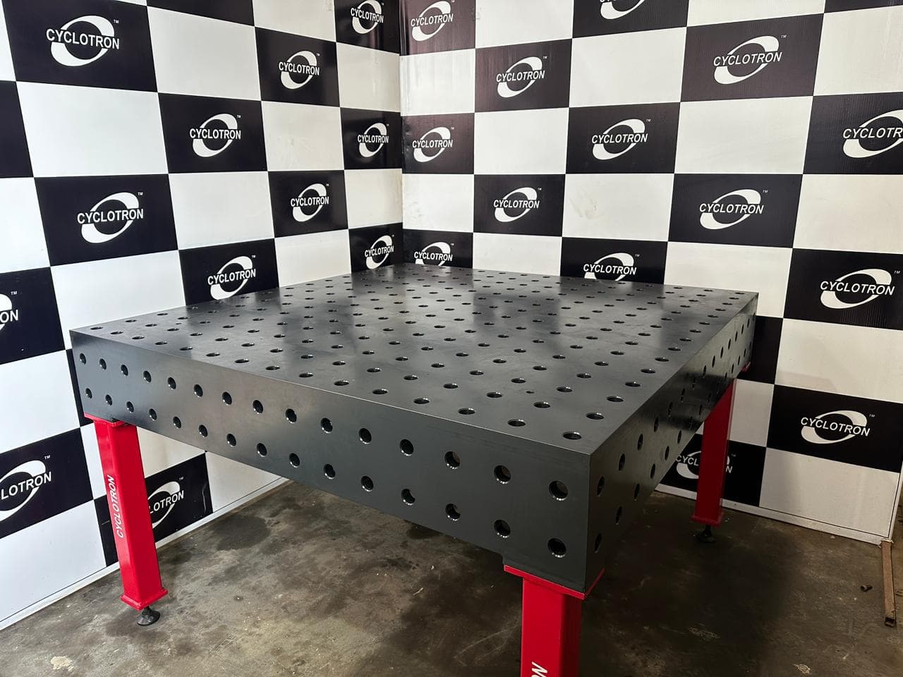 Premium welding table 1