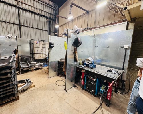 Welding table station Welding table station